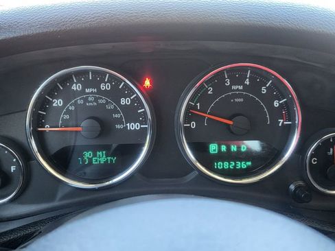 Used 2015 Jeep Wrangler Sport w/ Quick Order Package 24S AWD/4WD image 25