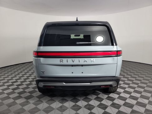 Used 2024 Rivian R1S Adventure AWD/4WD image 4