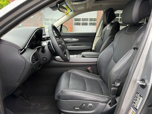 Used 2023 Genesis GV70 2.5T w/ Advanced Package AWD/4WD image 16