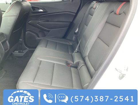 Used 2025 Chevrolet Trax RS w/ Sunroof Package image 17