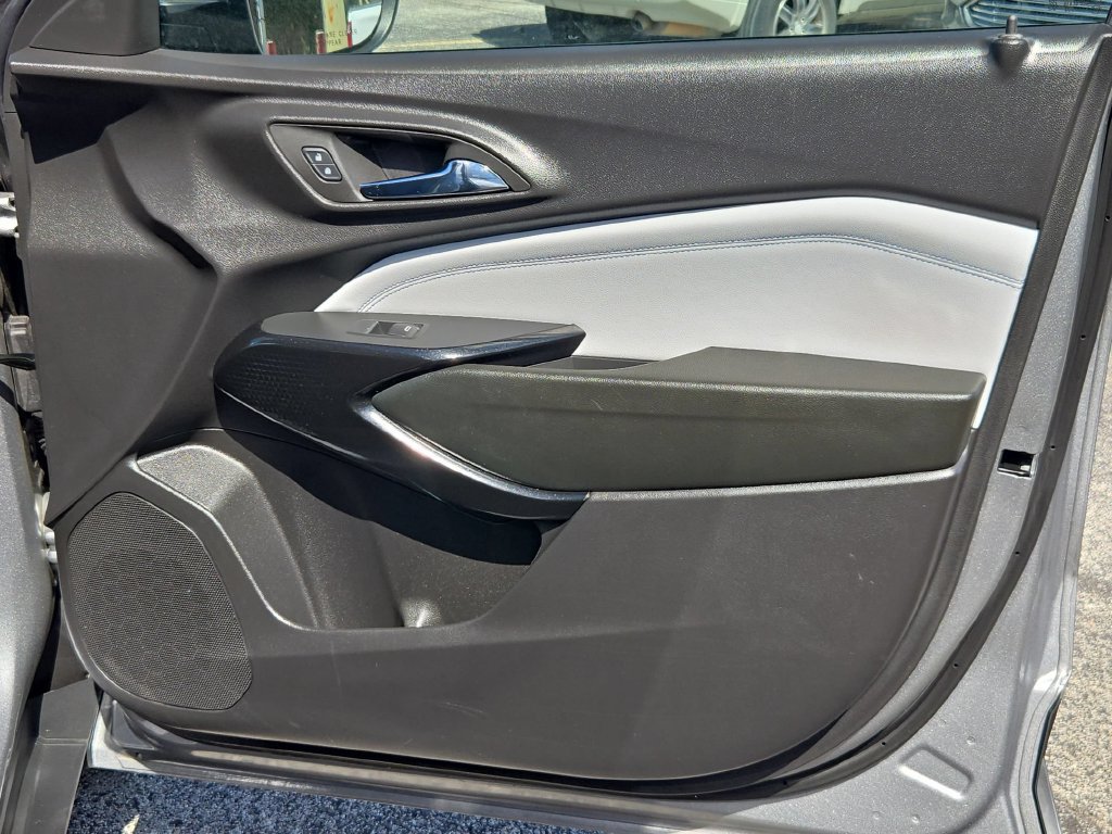 Used 2026 Chevrolet Trax LT FWD image 36