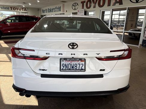 Used 2025 Toyota Camry SE w/ Convenience Package FWD image 9