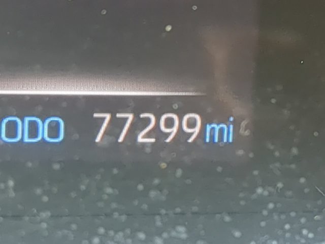 Used 2021 Toyota Highlander LE FWD image 33