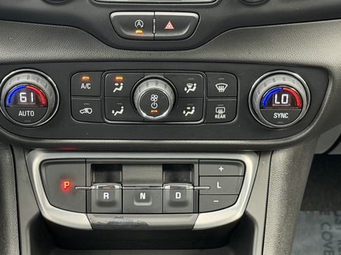 Used 2022 GMC Terrain SLT AWD/4WD image 23
