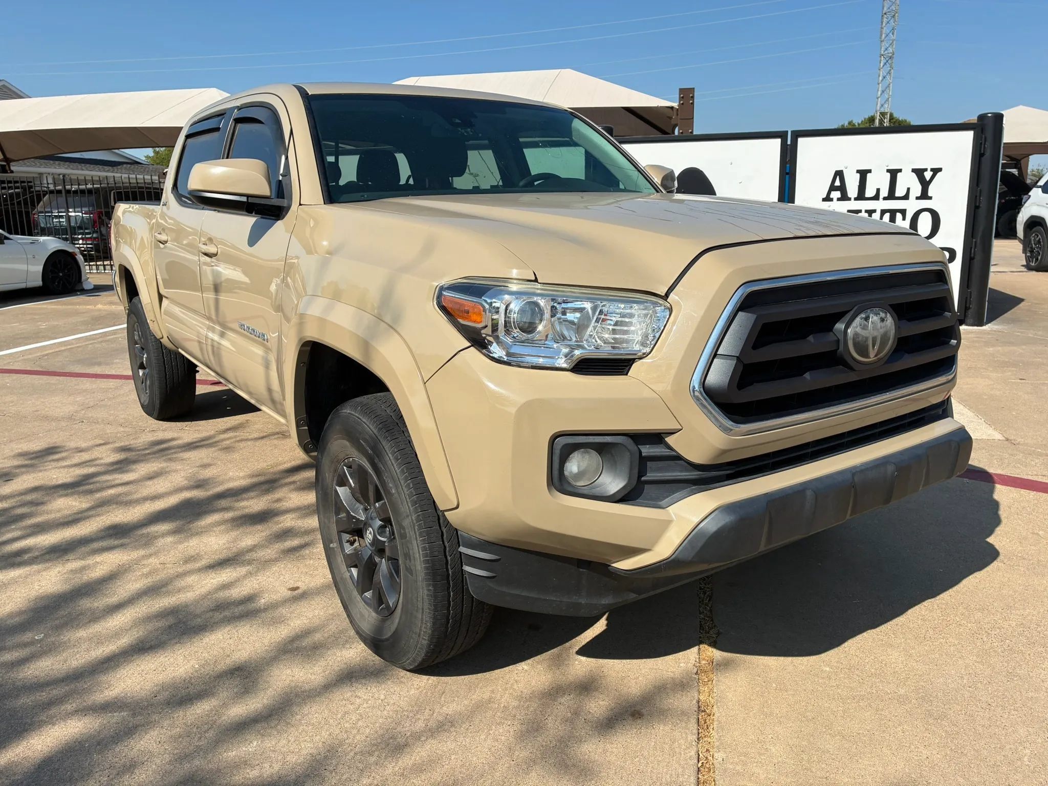 Used 2020 Toyota Tacoma SR5 RWD image 5