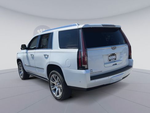 Used 2018 Cadillac Escalade Premium Luxury RWD image 10