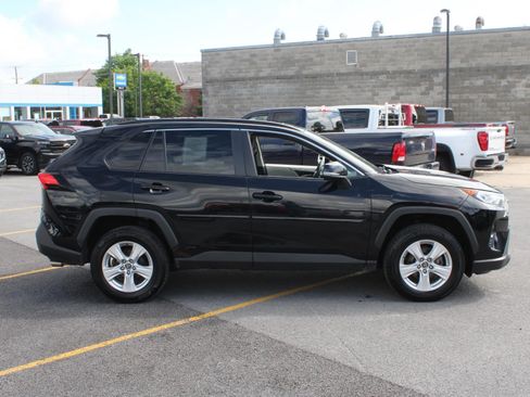 Used 2020 Toyota RAV4 XLE w/ Convenience Package AWD/4WD image 4