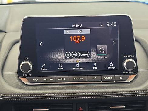 Certified 2024 Nissan Rogue SV AWD/4WD image 21