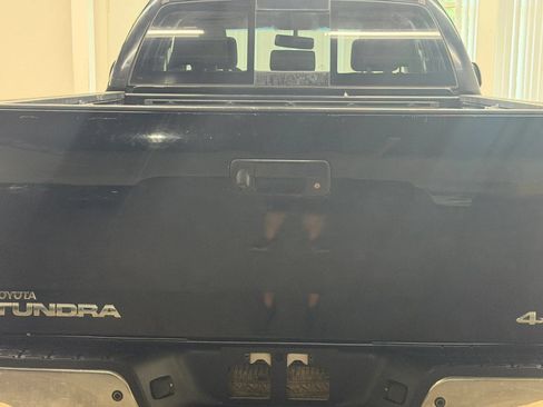 Used 2010 Toyota Tundra 4x4 Double Cab image 11