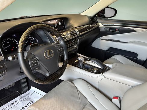 Used 2017 Lexus LS 460 L w/ Ultra Luxury Package AWD/4WD image 12