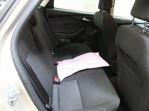 Used 2018 Ford Focus SE image 8