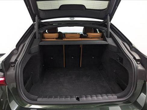 Used 2023 BMW i4 eDrive40 w/ Premium Package image 18