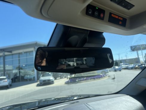 Used 2020 Cadillac Escalade Premium Luxury image 24