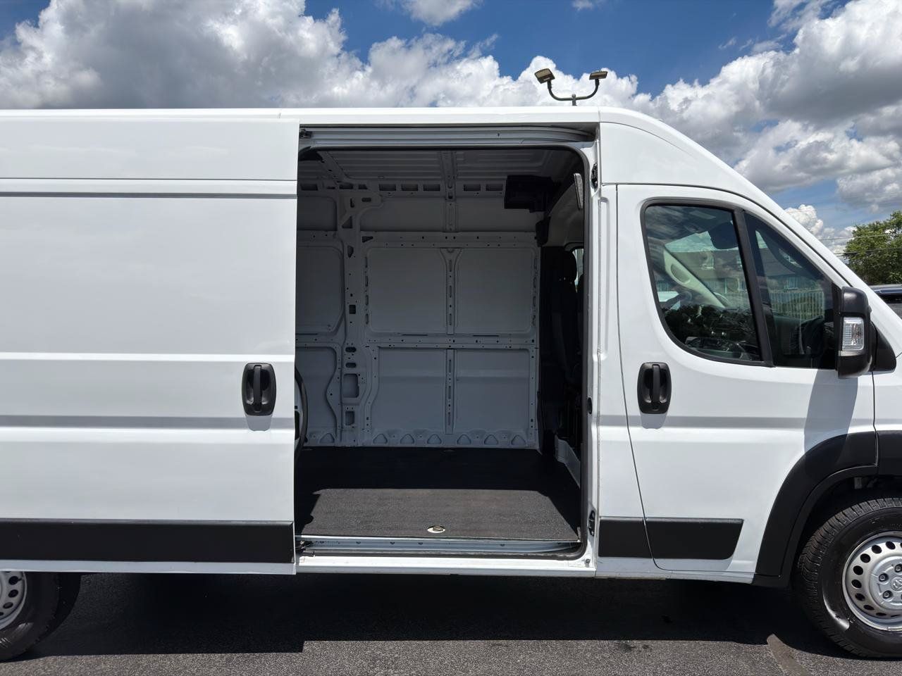 Used 2024 RAM ProMaster 2500 w/ Convenience Group FWD image 29