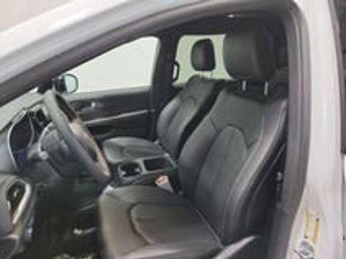 New 2026 Chrysler Voyager LX image 12