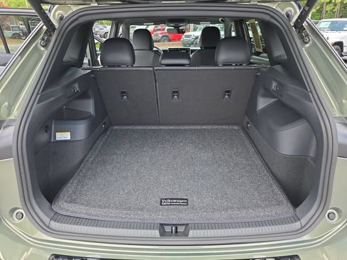 Used 2025 Volkswagen Tiguan SE R-Line AWD/4WD image 12