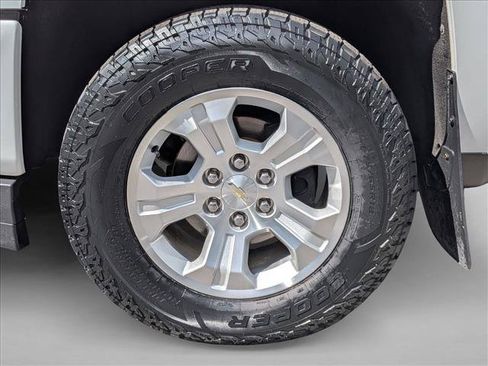 Used 2018 Chevrolet Silverado 1500 LT w/ Texas Edition AWD/4WD image 21