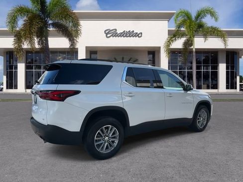 Used 2023 Chevrolet Traverse LT image 13
