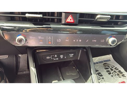 Used 2025 Kia K5 GT-Line AWD/4WD image 16