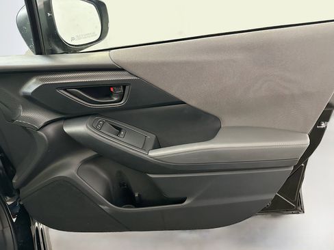 Used 2024 Subaru Crosstrek 2.0i Premium image 33