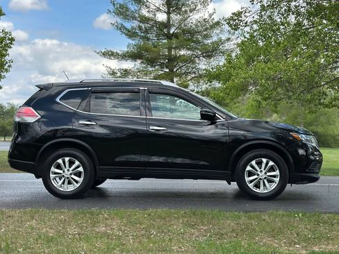 Used 2015 Nissan Rogue SV AWD/4WD image 4