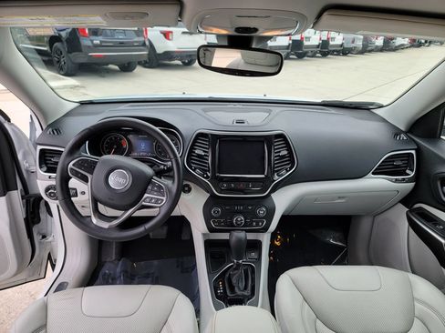 Used 2020 Jeep Cherokee Limited w/ Technology Group FWD image 15