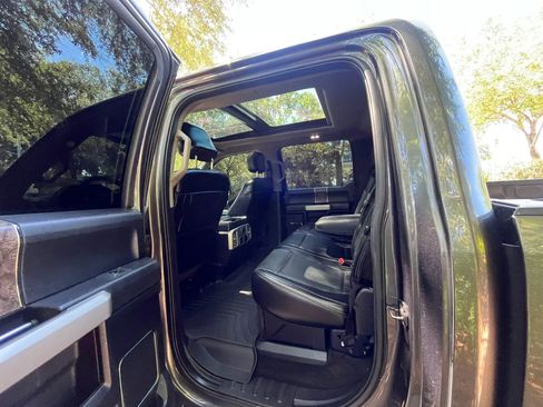 Used 2017 Ford F250 Lariat w/ Lariat Ultimate Package AWD/4WD image 20