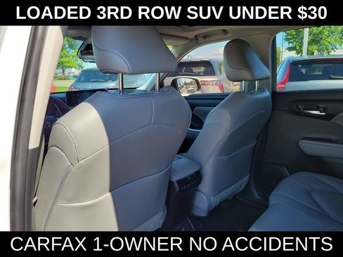 Used 2022 Toyota Highlander XLE AWD/4WD image 31