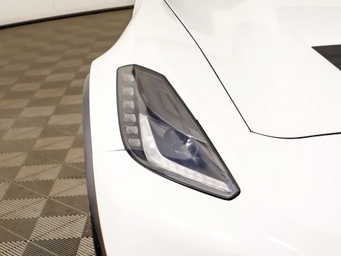 Used 2017 Chevrolet Corvette Z06 w/ Z07 Performance Package RWD image 13