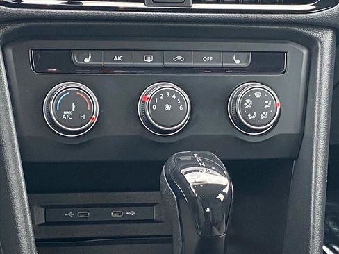 Certified 2022 Volkswagen Taos S image 10