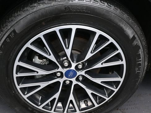 Used 2022 Ford Escape SEL w/ Technology Package image 40