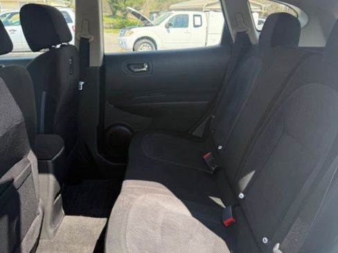 Used 2014 Nissan Rogue S image 19