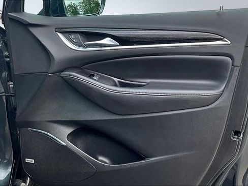 Used 2020 Buick Enclave Avenir w/ Avenir Technology Package AWD/4WD image 29