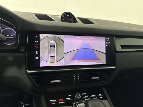 Certified 2023 Porsche Cayenne Platinum Edition AWD/4WD image 30
