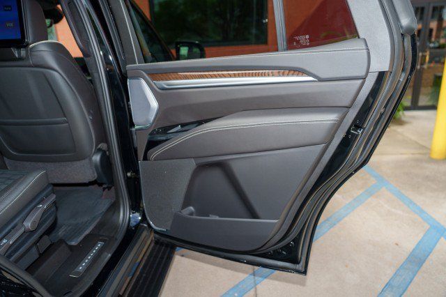 Used 2026 Cadillac Escalade Platinum Luxury AWD/4WD image 22