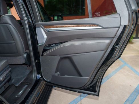 Used 2026 Cadillac Escalade Platinum Luxury AWD/4WD image 22