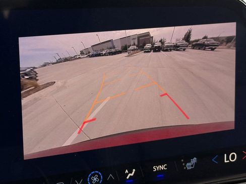 New 2026 Chevrolet Traverse LT image 17