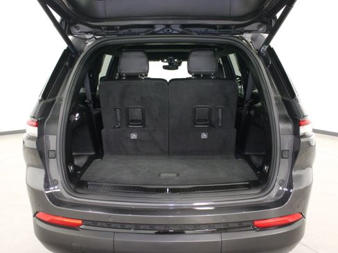 Used 2023 Jeep Grand Cherokee L Laredo RWD image 13