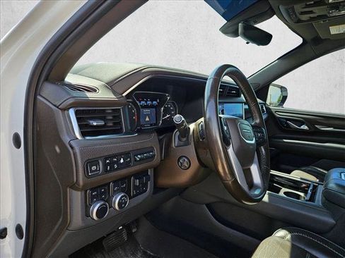 Used 2021 GMC Yukon Denali w/ Denali Premium Package AWD/4WD image 10