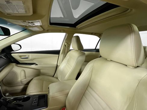 Used 2016 Toyota Camry XLE w/ Moonroof Package FWD image 21