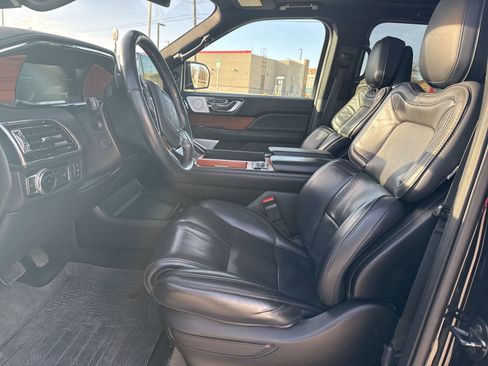 Used 2019 Lincoln Navigator L Reserve image 10