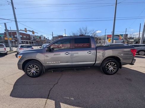 Used 2020 Nissan Titan SV w/ SV Convenience Package image 9