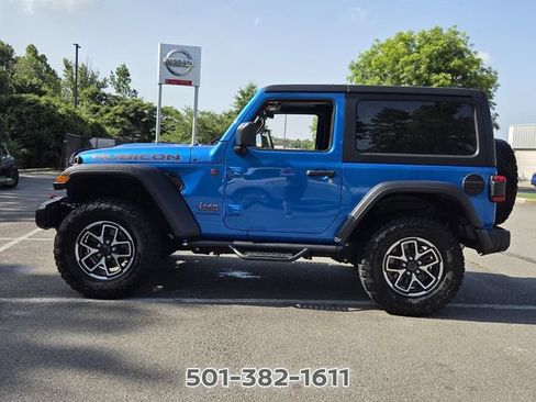 Used 2024 Jeep Wrangler Rubicon w/ Convenience Group AWD/4WD image 2