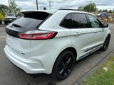 New 2024 Ford Edge SE w/ Black Appearance Package image 6