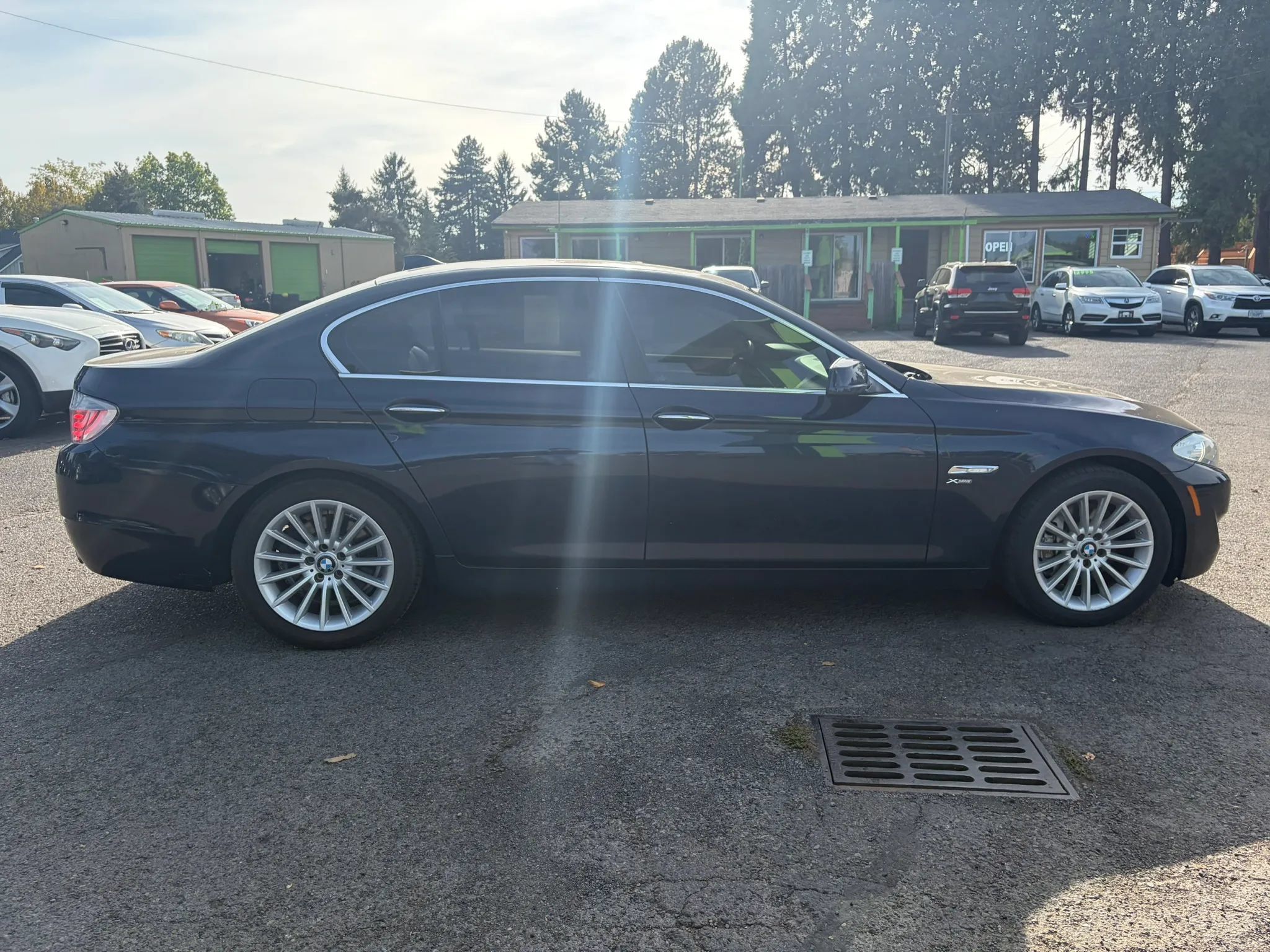 Used 2011 BMW 535i xDrive Sedan AWD/4WD image 2
