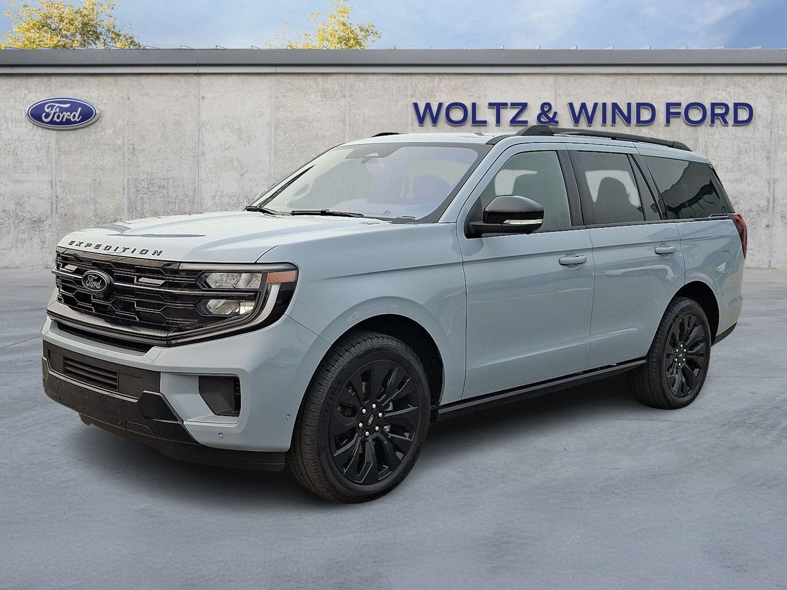 Certified 2025 Ford Expedition Platinum w/ Stealth Appearance Package AWD/4WD image 3