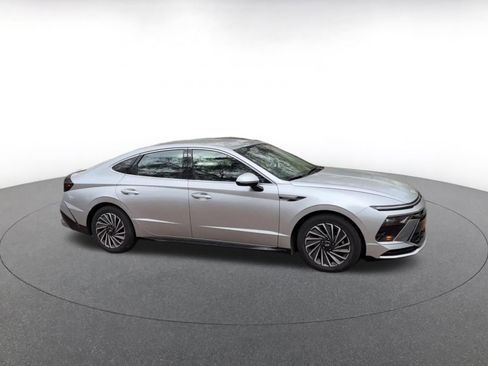 Used 2025 Hyundai Sonata SEL image 2