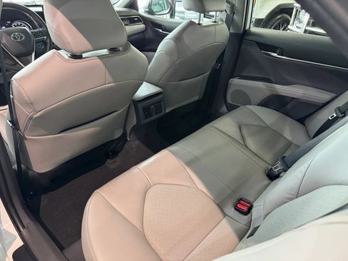 Used 2022 Toyota Camry XLE FWD image 8