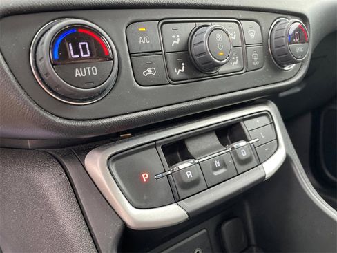 Used 2023 GMC Terrain SLE w/ Driver Convenience Package image 26