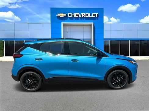 New 2027 Chevrolet Bolt RS w/ Technology Package FWD image 2